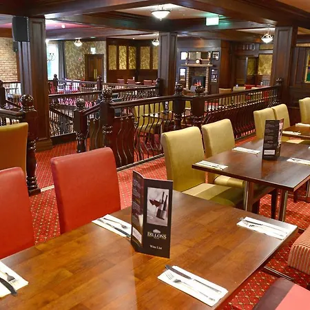 Dillon's Hotel 4*