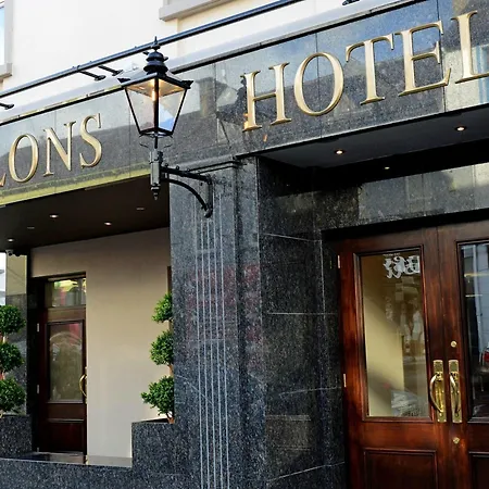 Dillon's Hotel