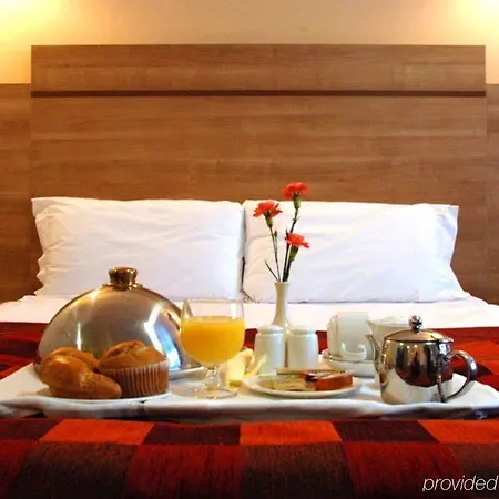 Dillon's Hotel 4*